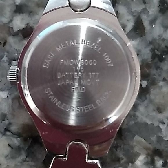 Silver/pink Heart Watch/ Heart Bracelet Bundle - Picture 7 of 8